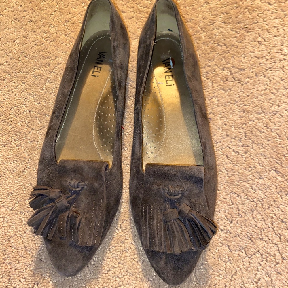 Van Eli suede brown tassel loafers